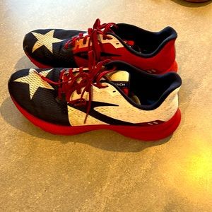 Brooks running Texas edition